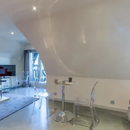 公寓 With Parking On Place De Morny 多维尔