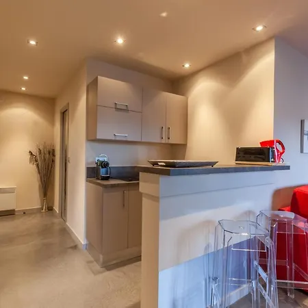 With Parking On Place De Morny * دوفييل