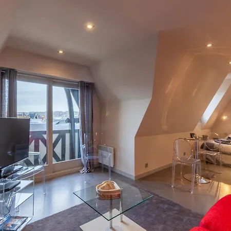 Appartamento With Parking On Place De Morny Deauville