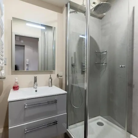 With Parking On Place De Morny شقة *